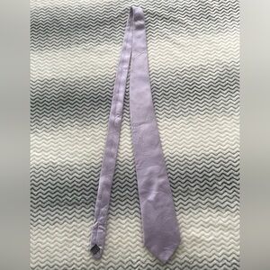 EUC Pronto Uomo Moores Clothing Men’s Silk Lavender with Print Suit Tie